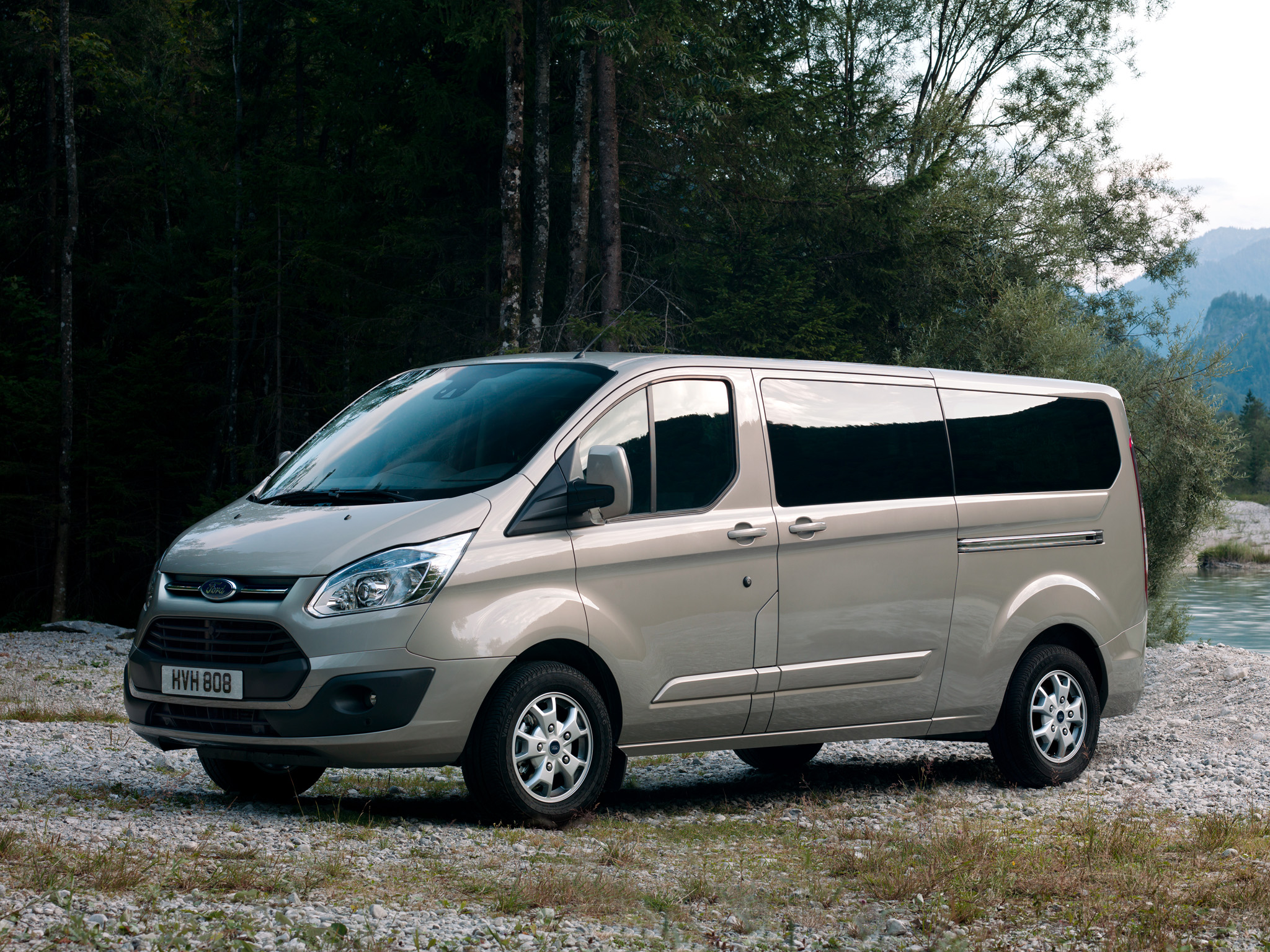 8 мест. Ford Tourneo Custom 2013. Ford Tourneo Custom 2.2 TDCI. Ford Tourneo Custom 2015. Форд Торнео кастом 2015.